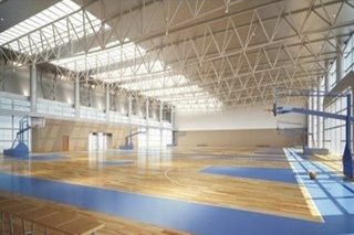 Estrutura de aço design ginásio vão claro para quadra de basquete coberta